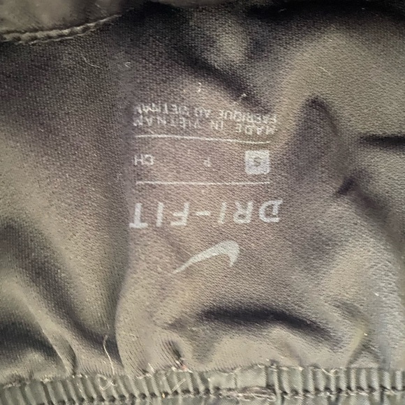 nike shorts - Picture 2 of 2